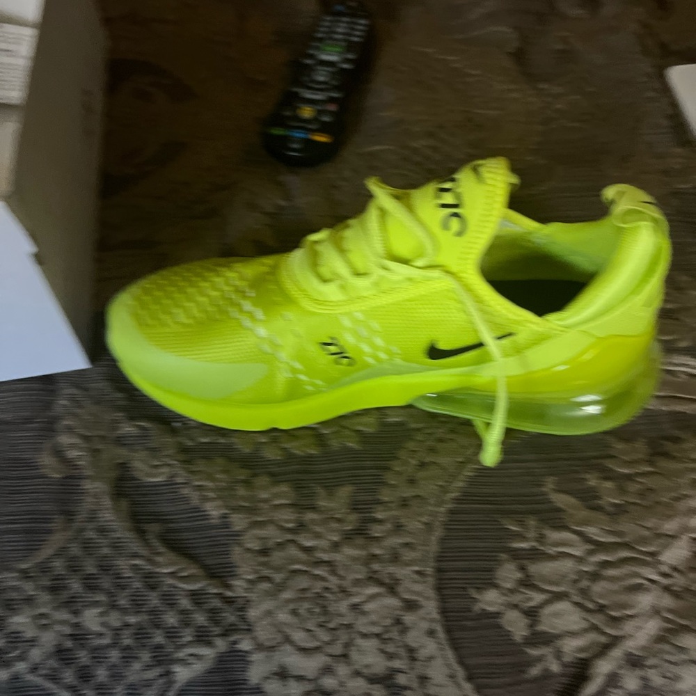 I’m selling them because they are to small for me.  They are brand new